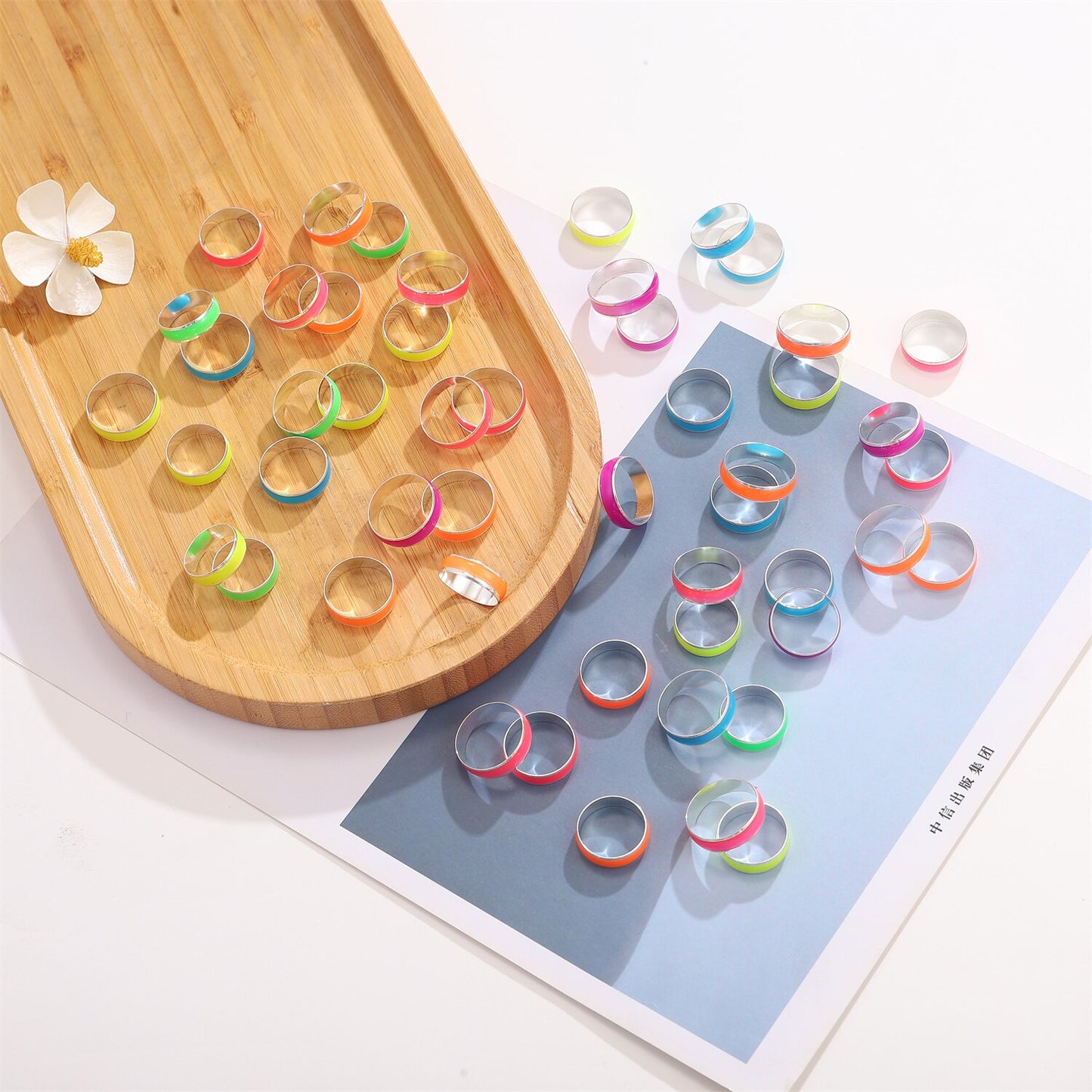 20pcs/lot Korean Fashion Glow In The Dark Rings Geometric Irregular Colorful Transparent Resin Acrylic Ring Wholesale