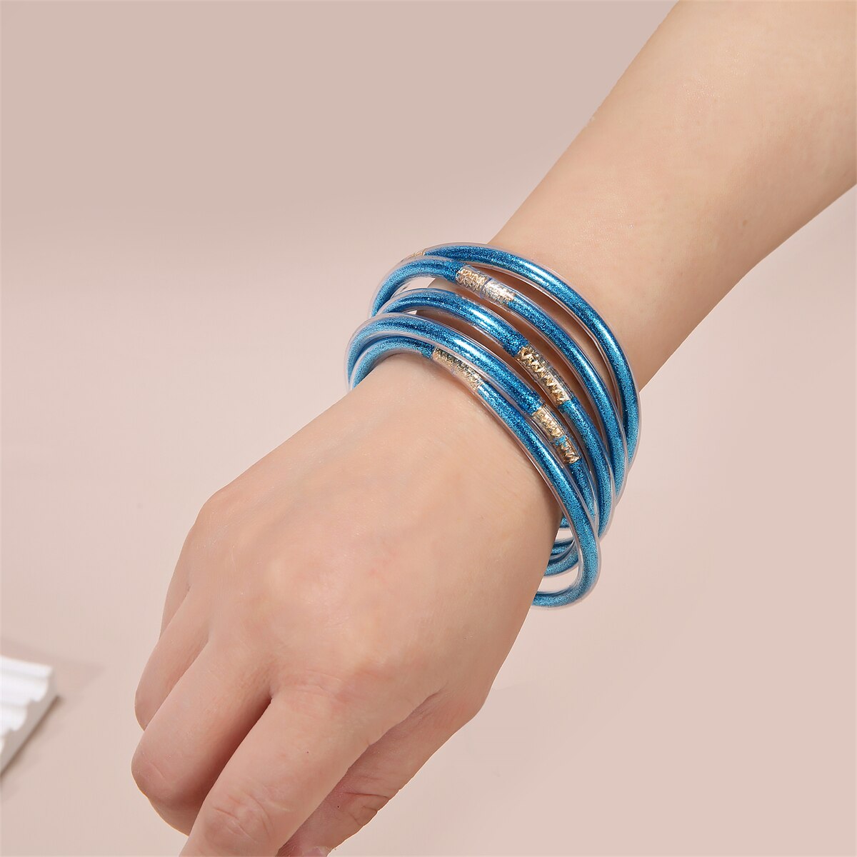 Multi-Layered Jelly Bangles Bracelets for Women Glitter Filled Jelly Clear Silicone Bracelets for Girls Wide Wristband Jewelry