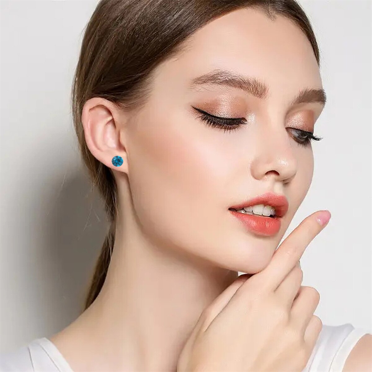 100 Pairs Women Acrylic Crystal Small Stud Earrings Sets Girl Child Heart Star Animal Moon Crown Earring Jewelry with Gift Box