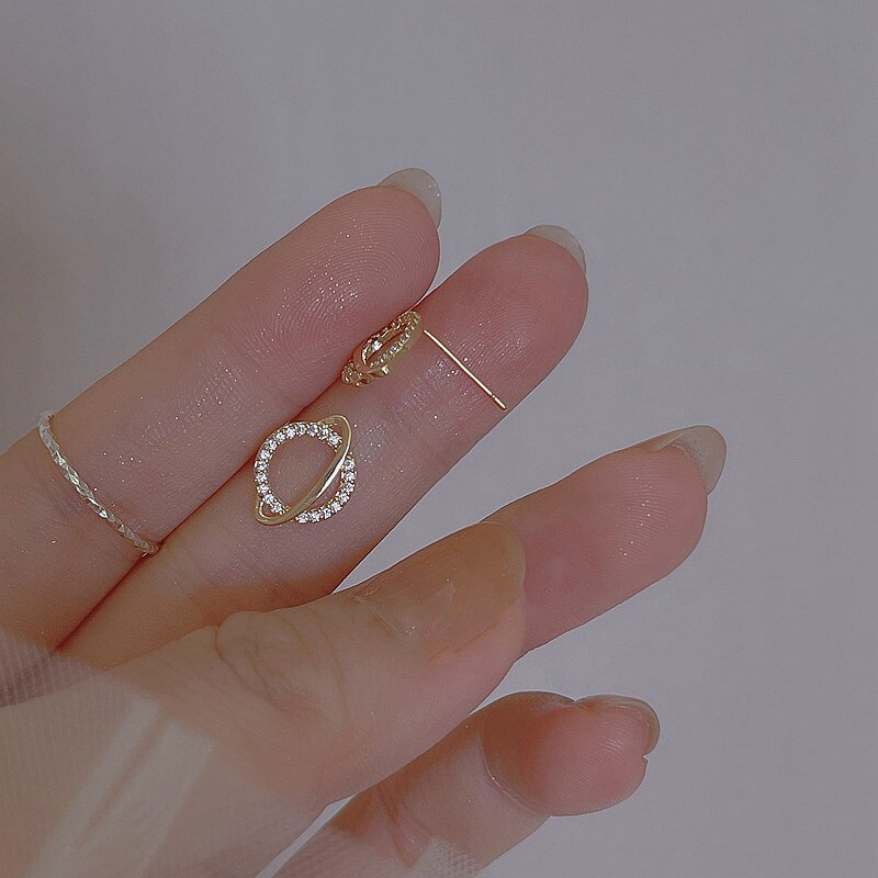 Fashion Shiny Crystal Planet Earrings for Women Plated Gold Colour Earrings Hypoallergenic Statement Engagement Jewelry