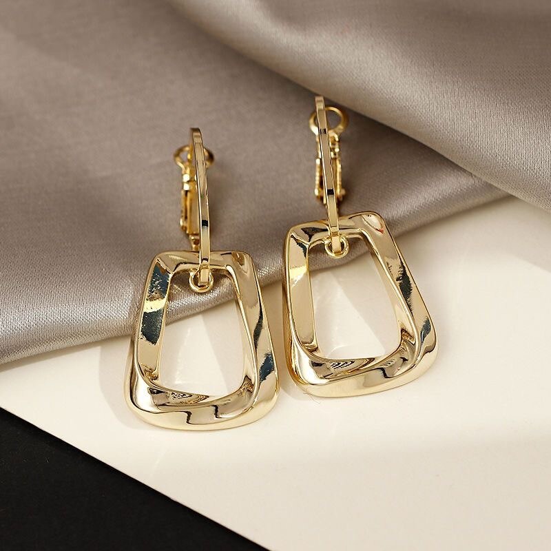 Korean Geometric Drop Earrings for Women Girls 2023 New Plated Gold Color Earrings Light Luxury Niche High-end Cold Wind Earring