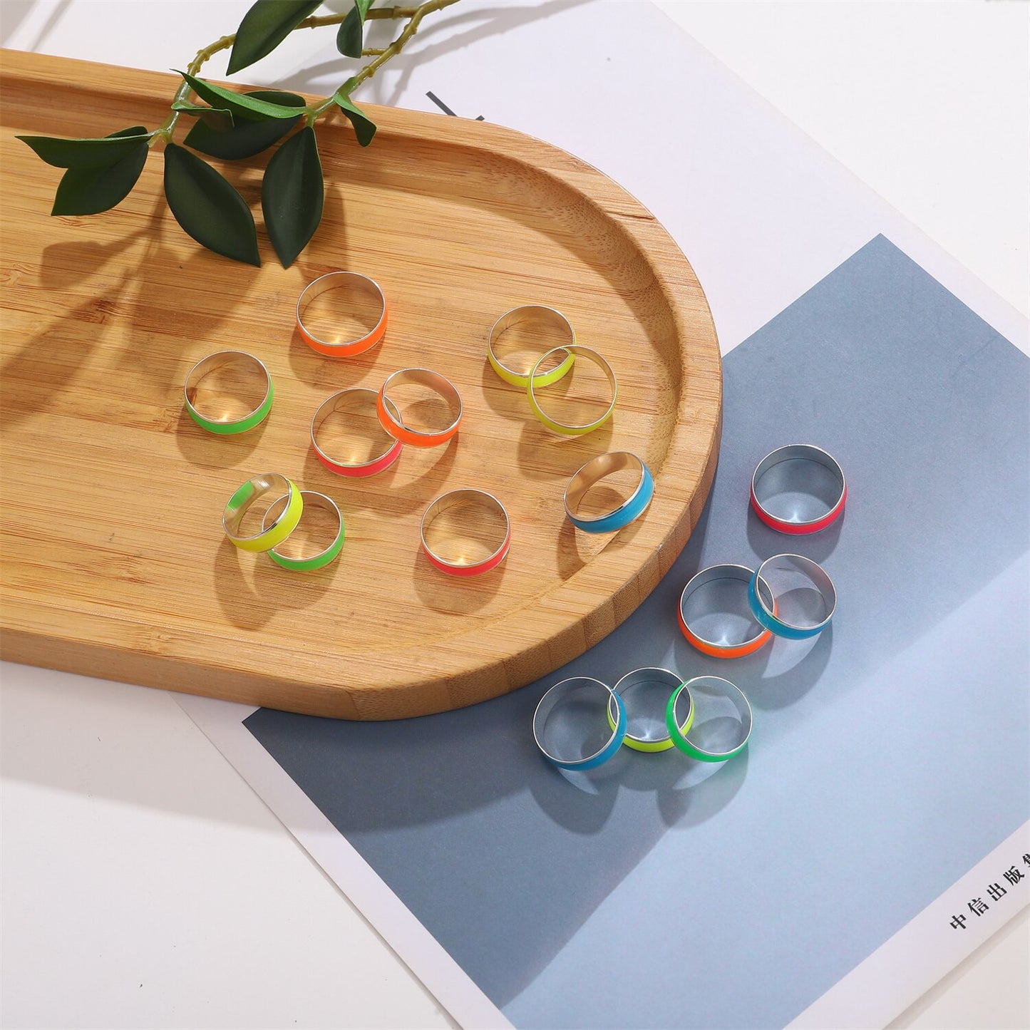 20pcs/lot Korean Fashion Glow In The Dark Rings Geometric Irregular Colorful Transparent Resin Acrylic Ring Wholesale