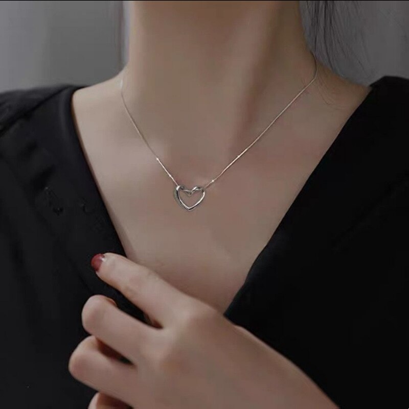 Fashion Hollow Heart Pendant Necklaces for Women Girls Ins Minimalism Cold Style Love Chokers Necklaces Jewelry