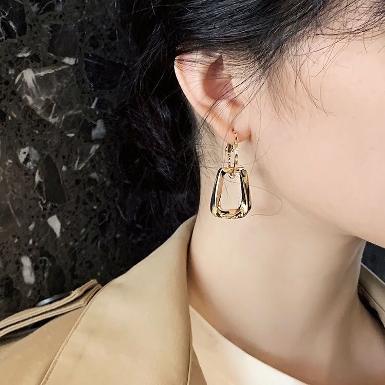 Korean Geometric Drop Earrings for Women Girls 2023 New Plated Gold Color Earrings Light Luxury Niche High-end Cold Wind Earring