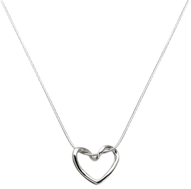 Fashion Hollow Heart Pendant Necklaces for Women Girls Ins Minimalism Cold Style Love Chokers Necklaces Jewelry