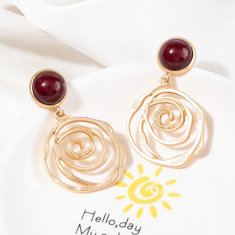 2023 New Resin Hollow Flower Pendant Earrings Vintage Chandelier Hanging Earrings for Women Jwellery